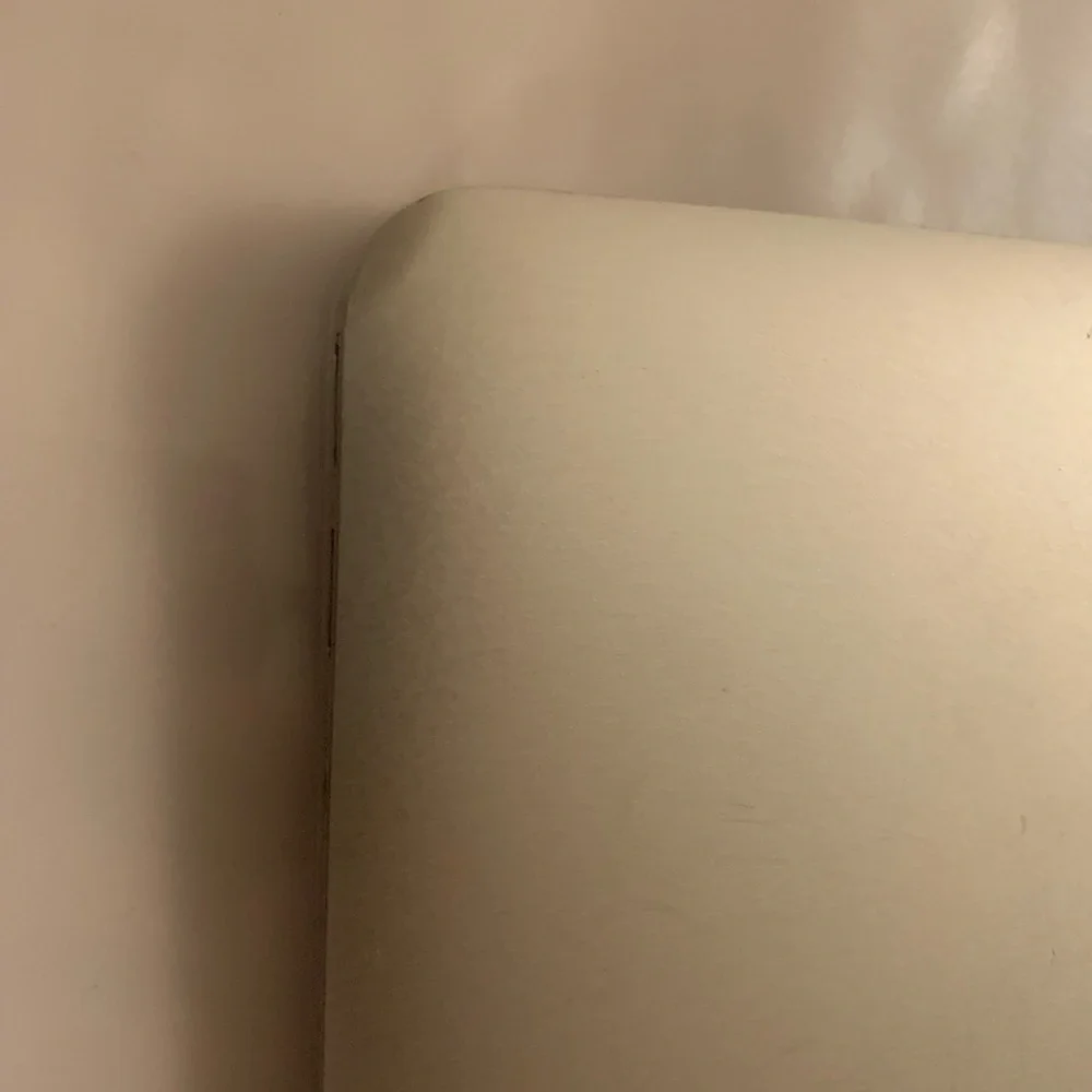 Apple MacBook Air MC505LL/A 1.40 GHz 2GB RAM 64GB SSD 11.6
